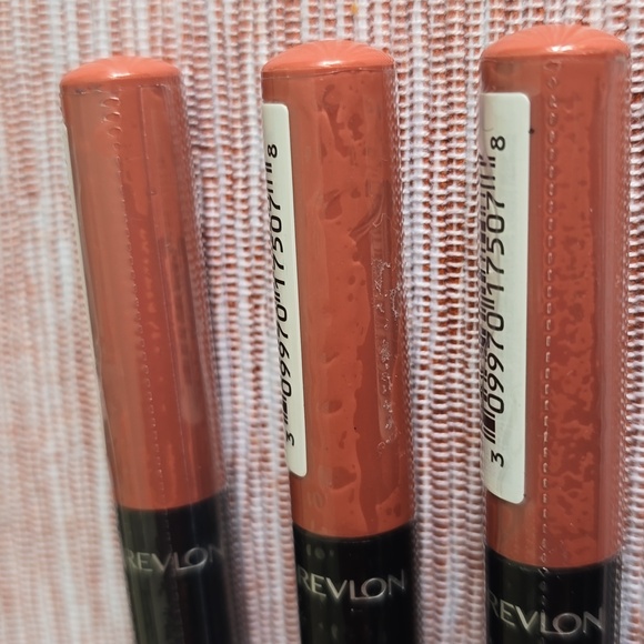 REVLON BRAND WOMENS COLORSTAY MATTE LITE LIP CRAYON BUNDLE OF 3 - Picture 3 of 9